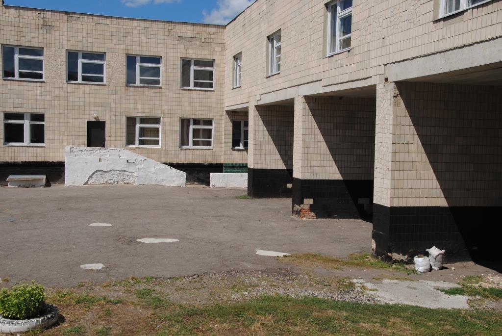 Петрівсько Роменська школа із відпадаючою плиткою копия