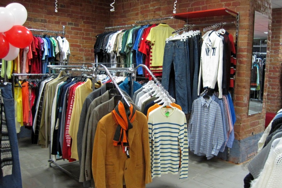 Second hand clothes in the store