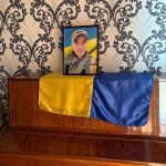 Матір полеглого на війні Захисника із Гадяча подарувала школі мистецтв фортепіано