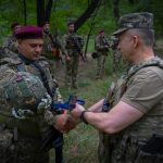 Військовий із Гадяча отримав «Золотий Хрест» від командувача Сухопутних військ Олександра Сирського