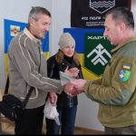 Військовому із Гадяцької громади вручили Почесний нагрудний знак “Золотий хрест”