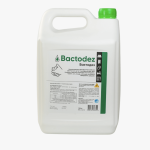 Чому в лікарнях та салонах краси використовують спеціальні засоби, а не побутову хімію