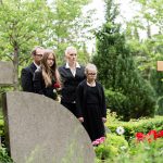 Чи можна вагітним приходити на похорон?