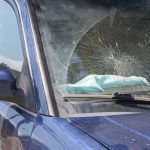 У Рашівці чоловік розбив скло і намагався спалити авто, але справу закрили