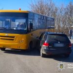 Поблизу Сергіївки шкільний автобус «Богдан» зіткнувся з автомобілем