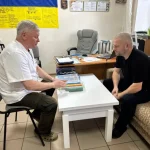 У Полтаві ветеран Віктор Лебедєв супроводжує військових після фронту